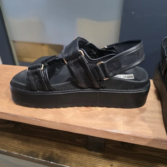 Steve Madden Black Strappy Platform Sandals - Picture 1 of 6